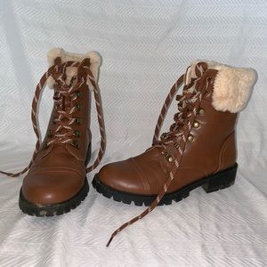Cute brown lace up fur lined boots